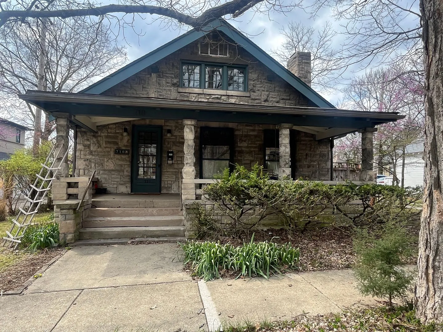 Available August 2027! Large 4BR/2BA Law and Optometry Schools — Photo 2