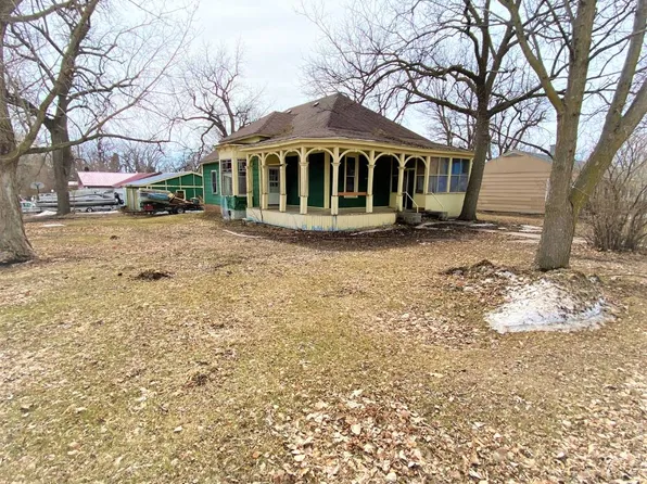 609 E 3rd St, Neligh, NE 68756