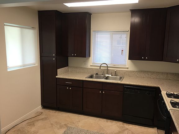 5th image of 406 S Bella Vista St