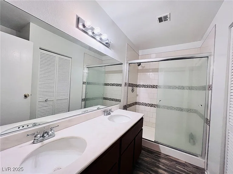 5048 Spencer St #C — Photo 16