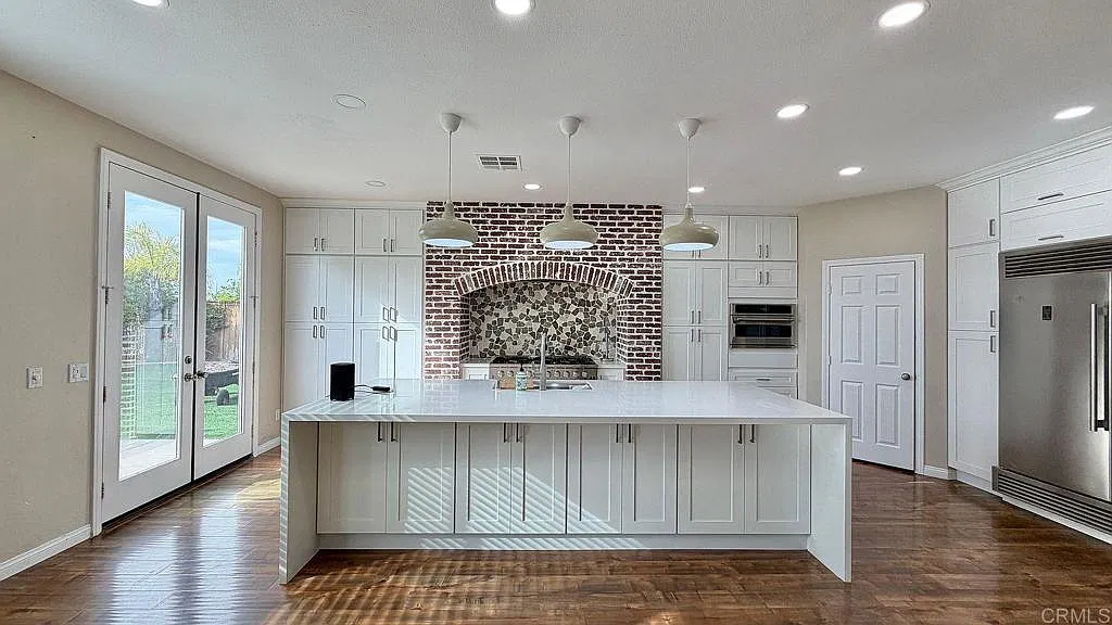 4 bed, 3.0 bath, 3014 sqft, $5,448 — Photo 2