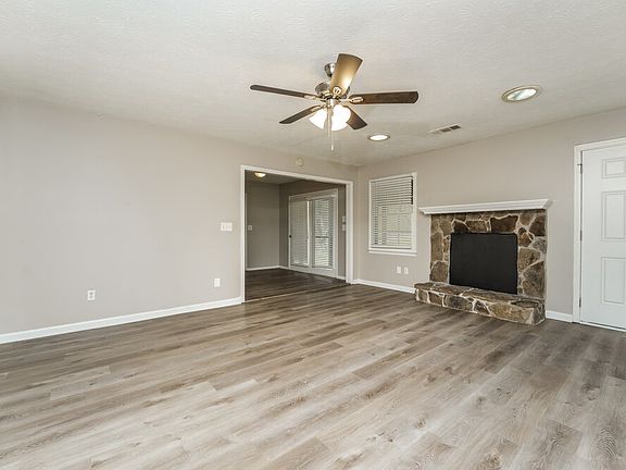 4th image of 3010 Randolph Ct NE
