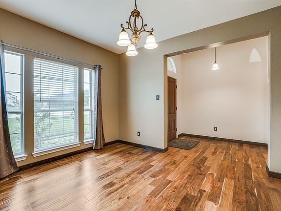3rd image of 14090 Fox Chase Dr