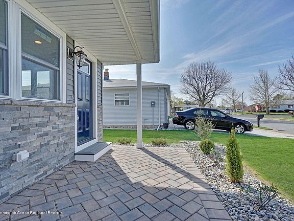 4th image of 62 Liberta Dr
