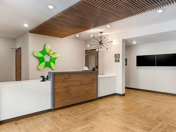 Lobby and Guest Check-in