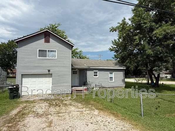 402 S Cedar St, Owasso, OK 74055
