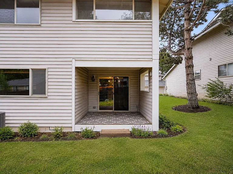 1801 NE Purcell Blvd #11 — Photo 22