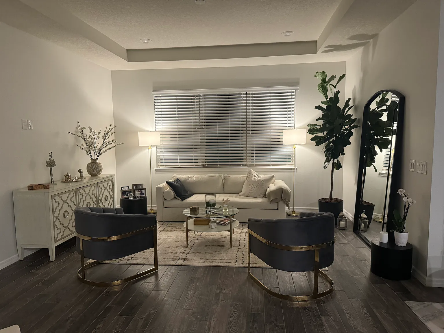 4 bed, 2011 sqft, $3,990 — Photo 4