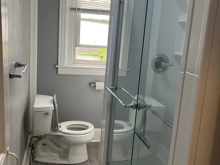 330 E Goepp St — Photo 9