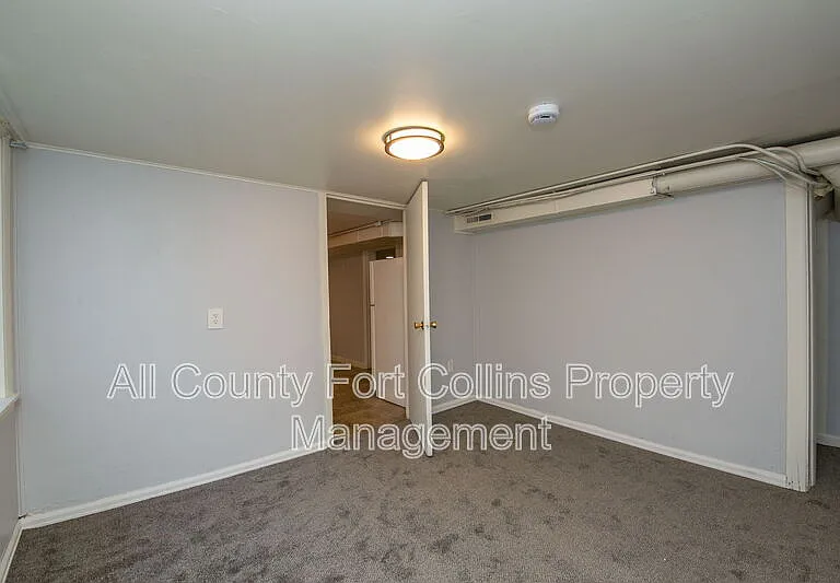 224 1/2 S Loomis Ave — Photo 9