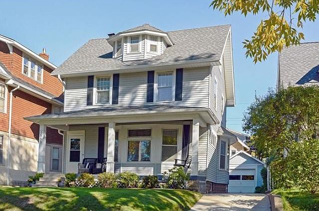 1st image of 1565 Laurel Ave