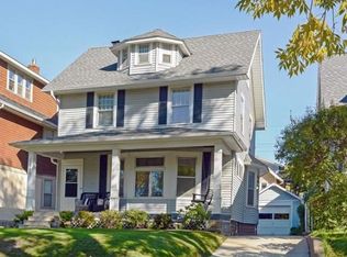 1565 Laurel Ave, Saint Paul, MN 55104