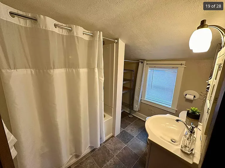 1323 Kirkwood Ave — Photo 15
