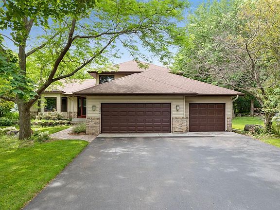 3rd image of 2600 Windsor Ln