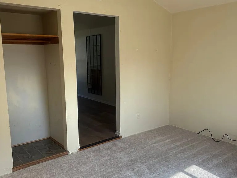 910 King St #B — Photo 2