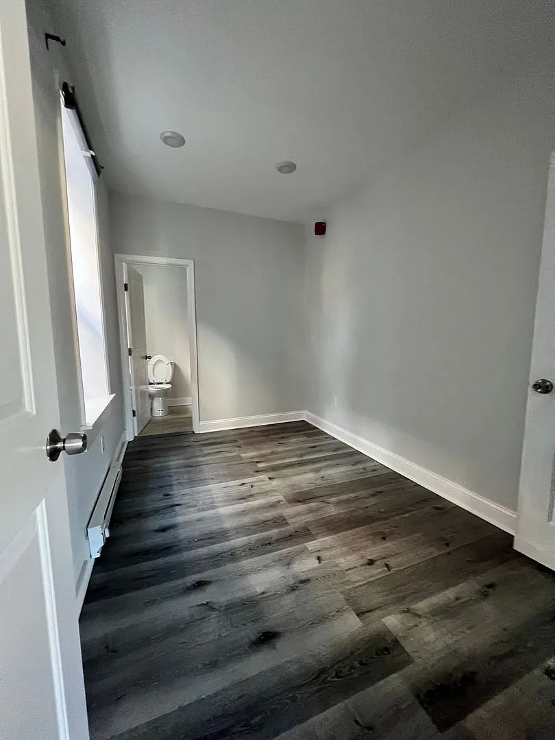 5040 Walnut Street — Photo 4