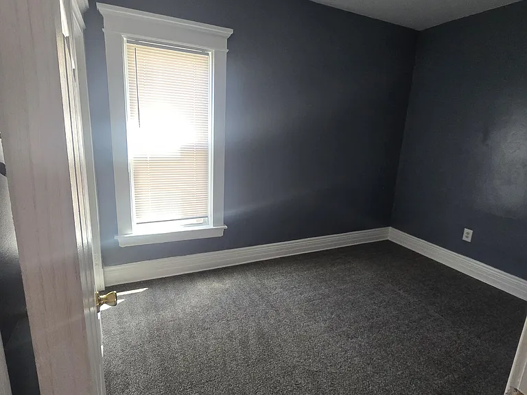 821-23 W 21st St #823 — Photo 7