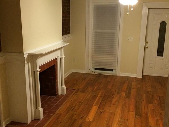 Living room (without furniture)