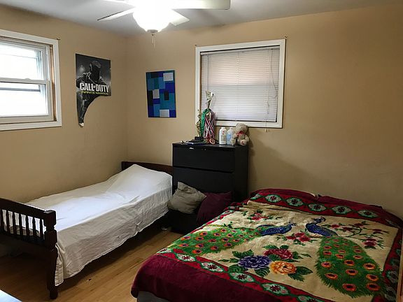 3rd image of 3055 Lee St