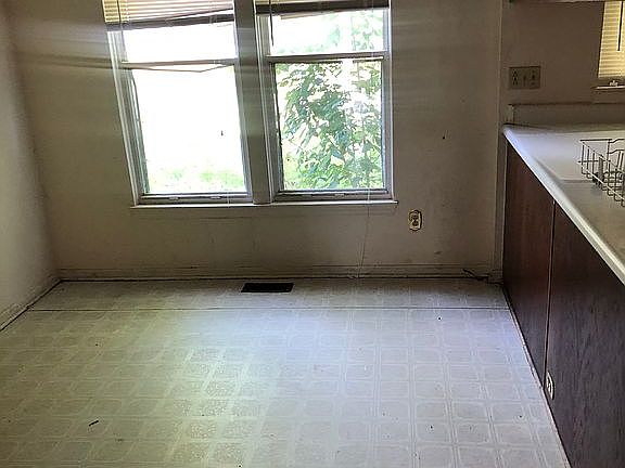 5th image of 10809 Dungarvon Ct