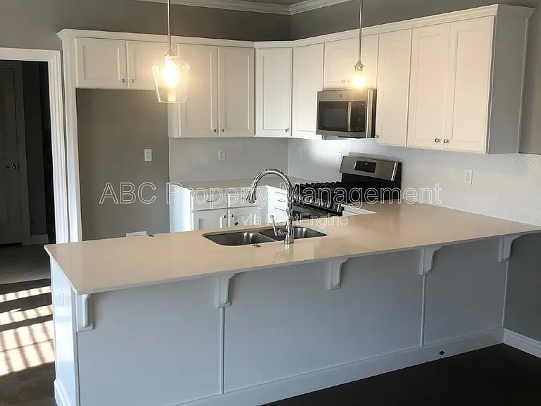 1316 5th Ave — Photo 3