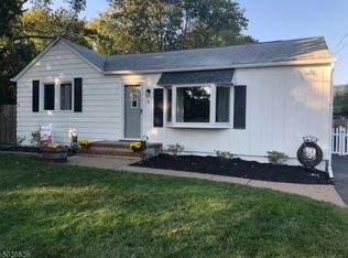 3 E Mapledale Ave, Succasunna, NJ 07876