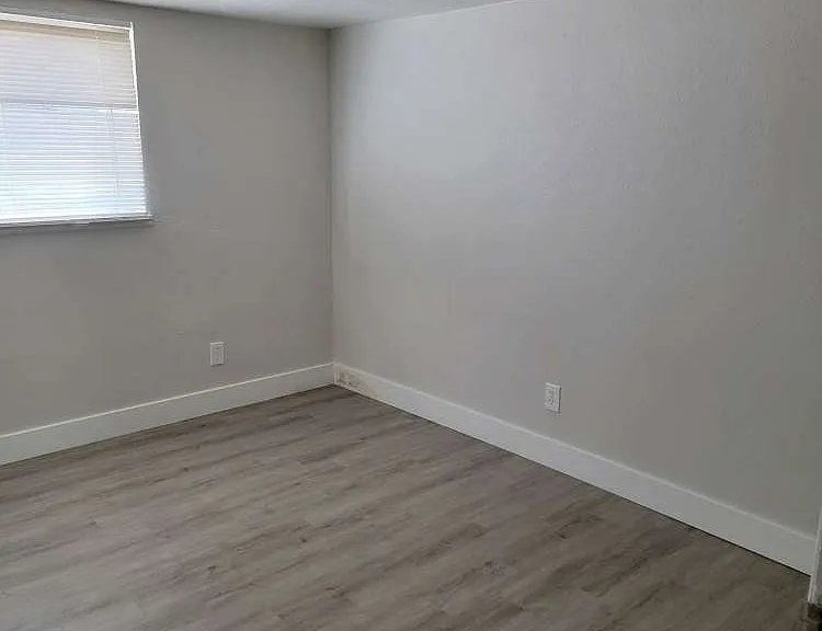 440 N 400 E #C — Photo 6