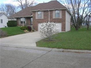 7070 Renner Rd, Shawnee, KS 66217