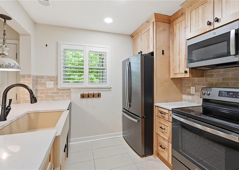 1st image of 8346 NW Barrybrooke Dr