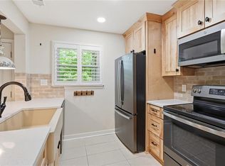 8346 NW Barrybrooke Dr, Kansas City, MO 64151