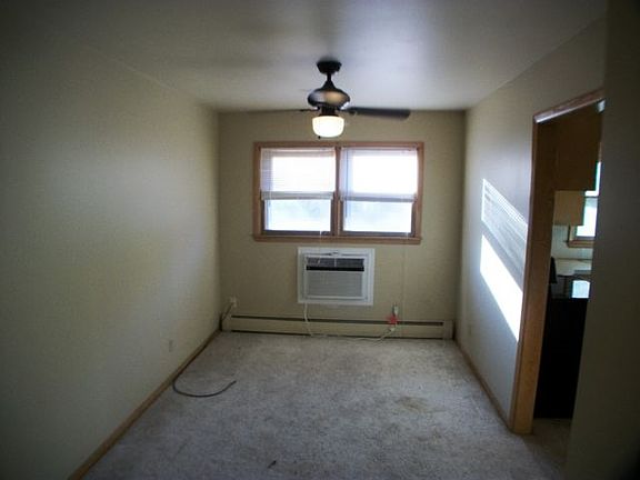 4th image of 303 S Kennedy St