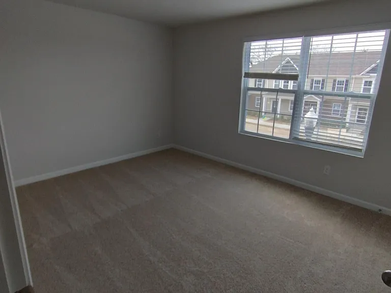 105 Cecil Rd — Photo 12