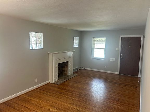 5th image of 5744 Murdoch Ave