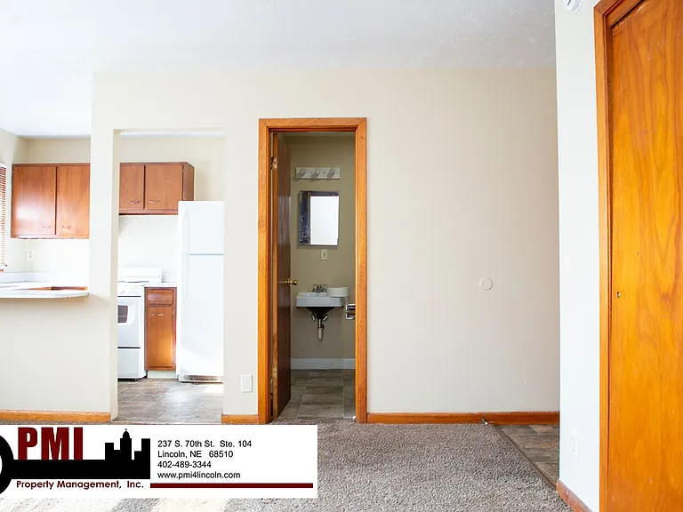 1329 F St — Photo 10