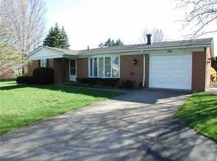 698 Five Mile Line Rd, Webster, NY 14580