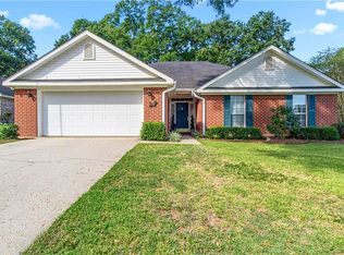 590 Lakeview Woods Dr, Mobile, AL 36695