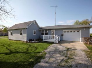 897 E 900th Ave, Shobonier, IL 62885