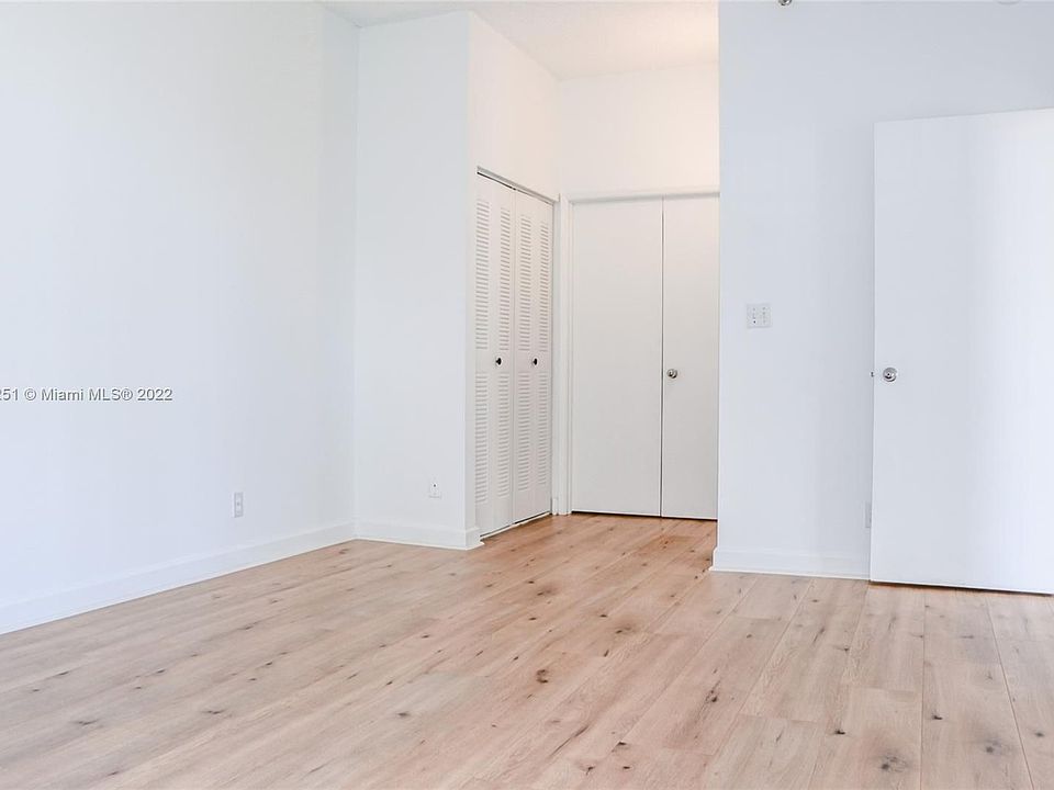 1st image of 3300 NE 192nd St APT 101