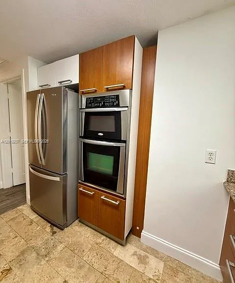 170 SE 14th St #1205 — Photo 9
