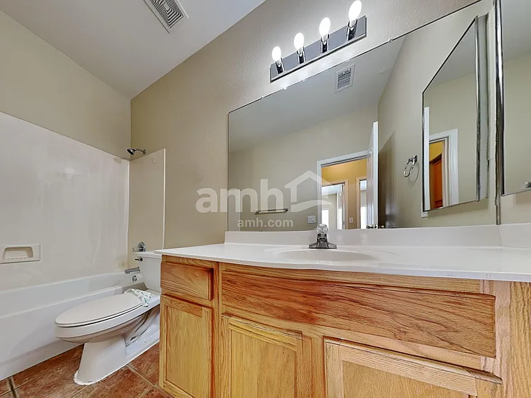 11852 W Cambridge Ave — Photo 17