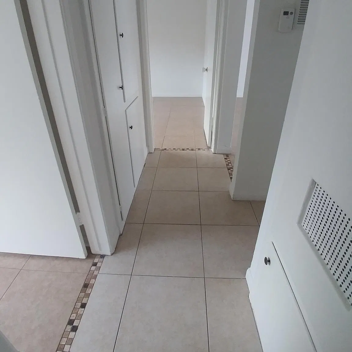 2 bed, 906 sqft, $3,200 — Photo 4