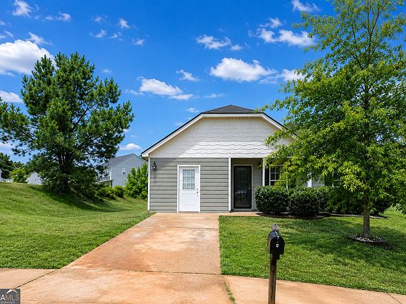 2nd image of 1715 Cheryl Ln