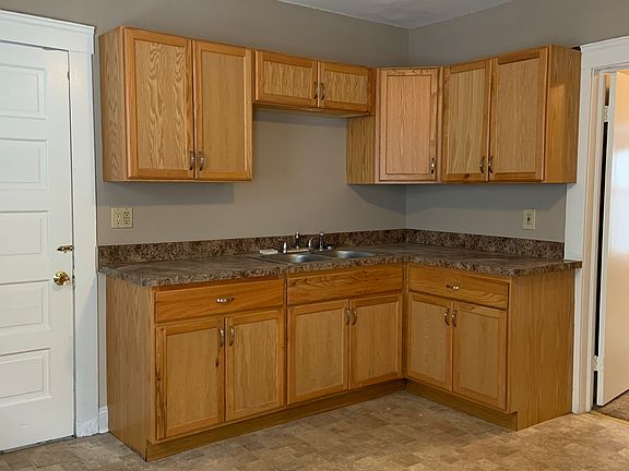 2nd image of 2088 Lark St