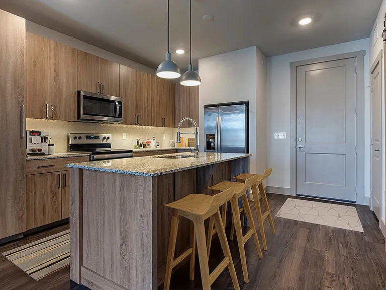 The Cosmopolitan Apartments — Photo 7