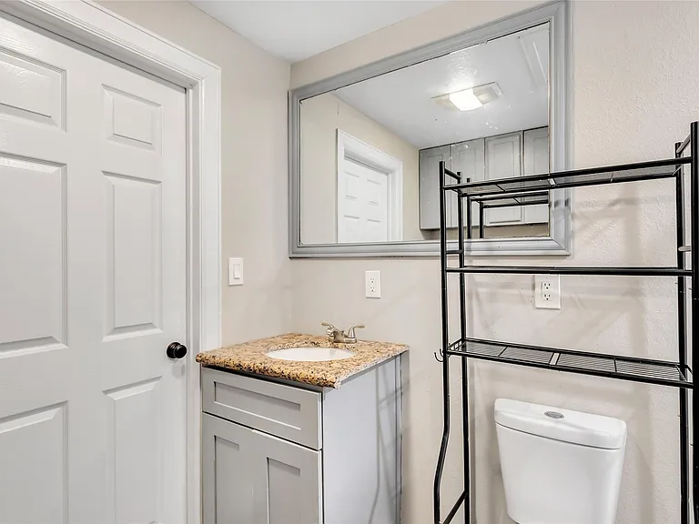 221 County Road 4803 — Photo 8