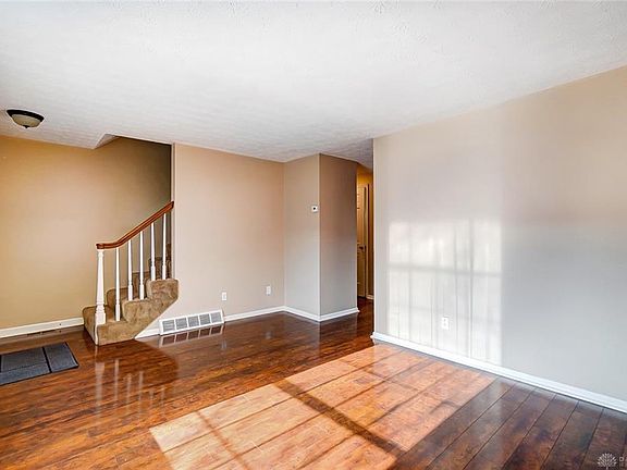4th image of 2709 N Kings Arms Cir