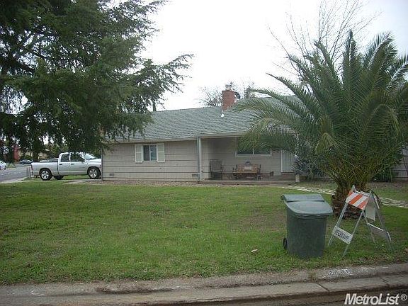 2nd image of 2448 Parkwood Dr