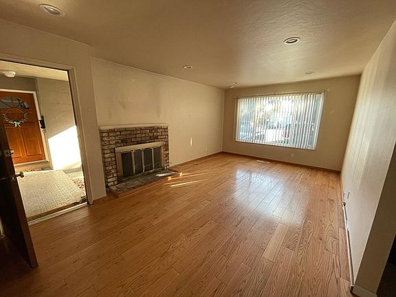 3rd image of 2061 Kim Louise Dr