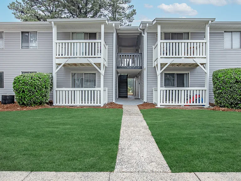 Meadowbrook Apartments — Photo 10
