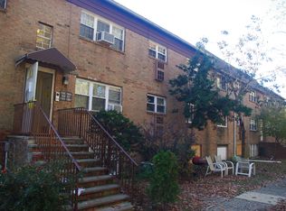 196 College Dr, Edison, NJ